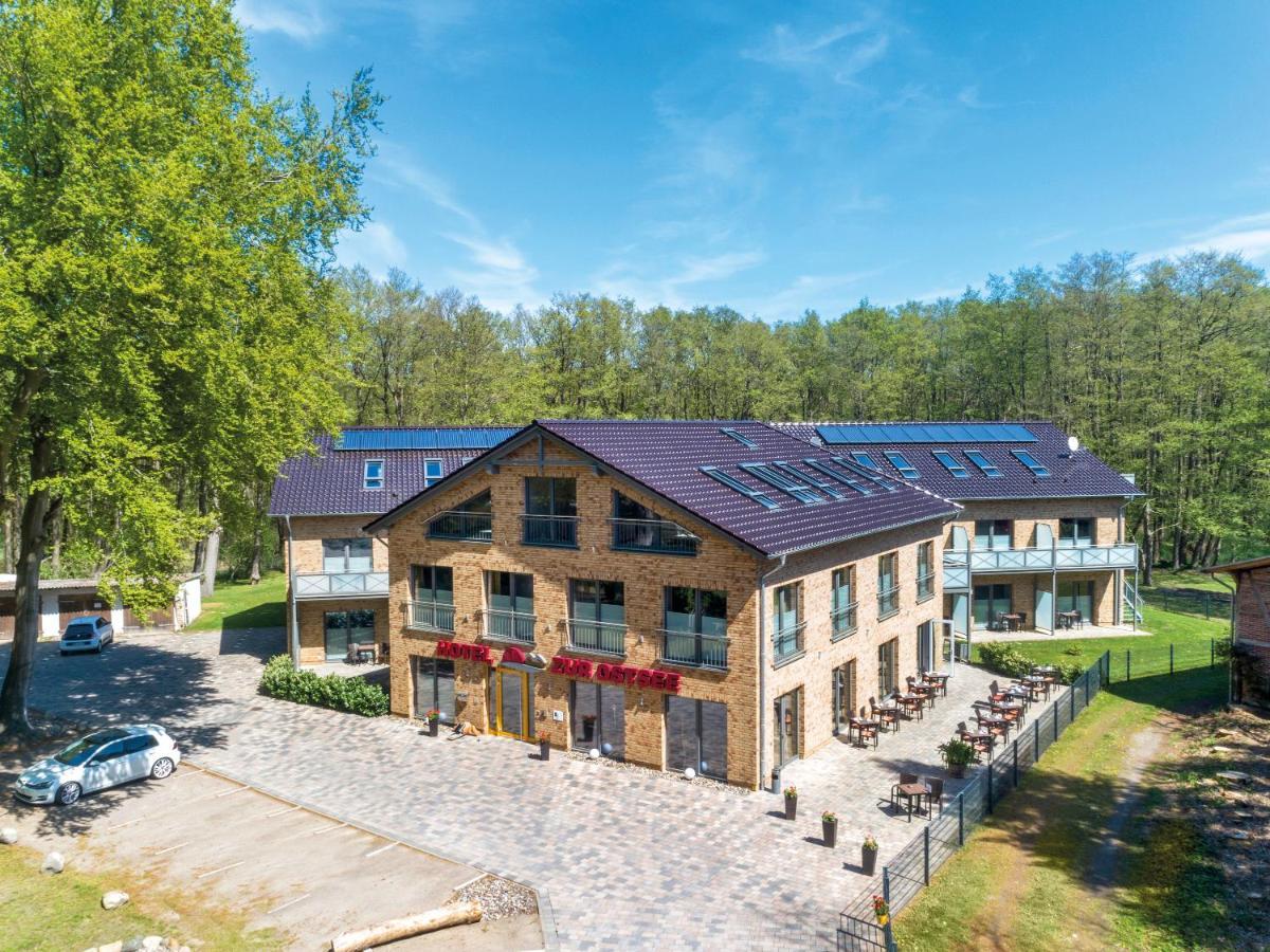 Hotel Zur Ostsee กราล-มือริทซ์ ภายนอก รูปภาพ