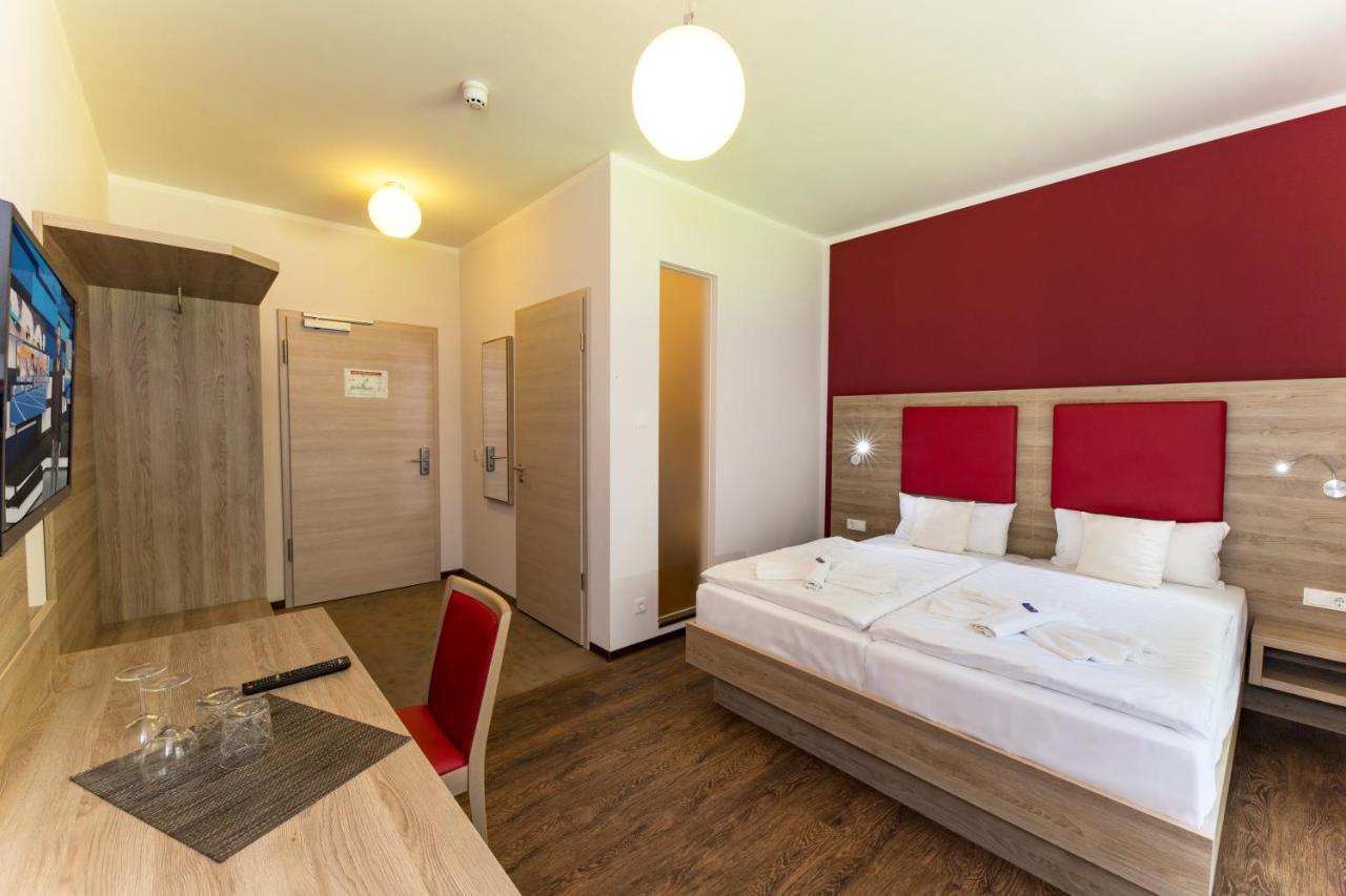 Hotel Zur Ostsee กราล-มือริทซ์ ภายนอก รูปภาพ