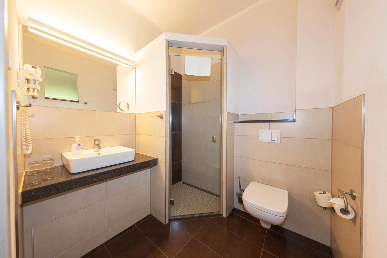 Hotel Zur Ostsee กราล-มือริทซ์ ภายนอก รูปภาพ
